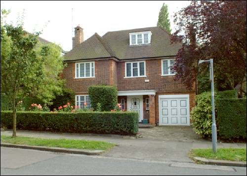 51 Holne Chase